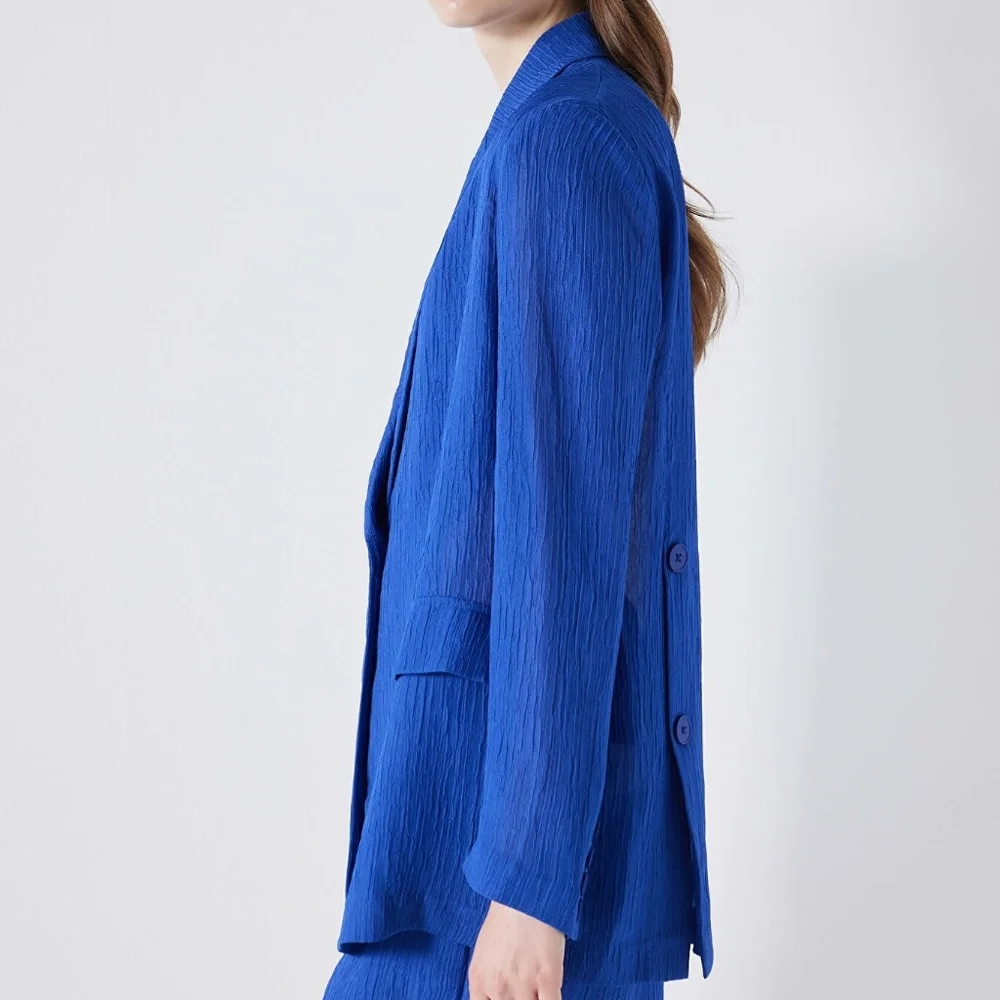 Blazer - Picture 5 of 5